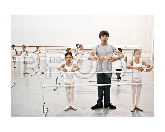 6038_DG_Miami_Ballet_Rehersal_Kids_3_FL_ZV4N8980