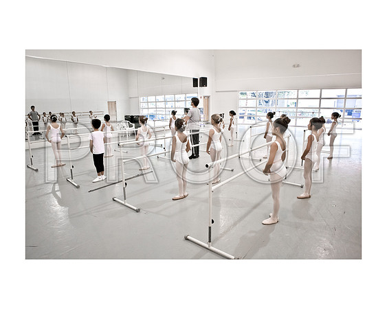6038_DG_Miami_Ballet_Rehersal_Kids_3_FL_ZV4N9034