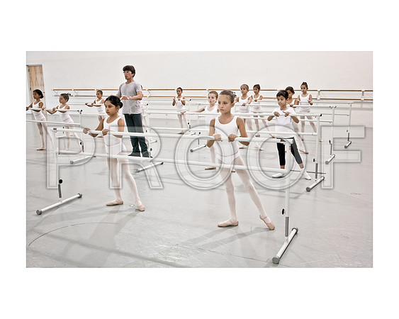 6038_DG_Miami_Ballet_Rehersal_Kids_3_FL_ZV4N9026