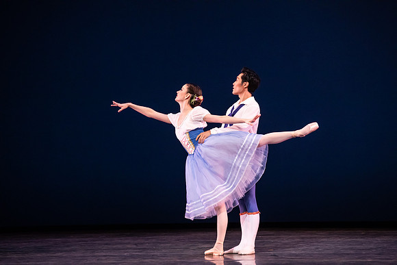 20190221_The Flower_festival_in_Genzano_pas_de_Deux_MG_2267