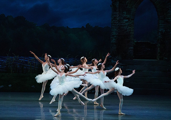 Swan_Lake_2_Cast_Jennifer_MCB_0609