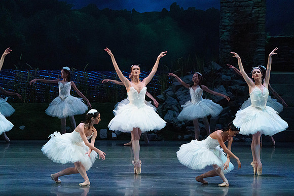 Swan_Lake_2_Cast_Jennifer_MCB_0691