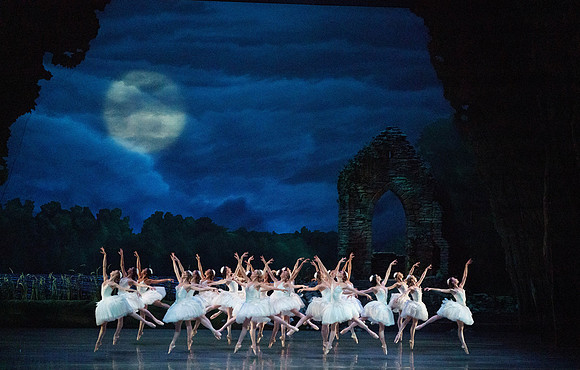 Swan_Lake_2_Cast_Jennifer_MCB_0393