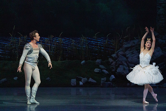 Swan_Lake_2_Cast_Jennifer_MCB_0154