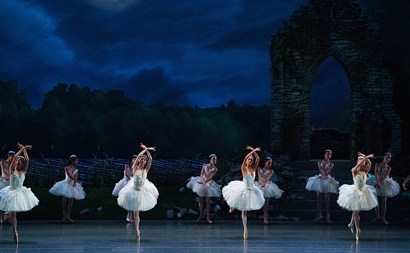 Swan_Lake_2_Cast_Jennifer_MCB_0643