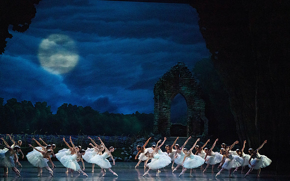 Swan_Lake_2_Cast_Jennifer_MCB_0384