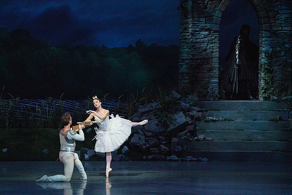 Swan_Lake_2_Cast_Jennifer_MCB_0332