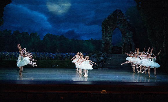 Swan_Lake_2_Cast_Jennifer_MCB_0600