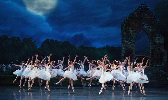 Swan_Lake_2_Cast_Jennifer_MCB_0356