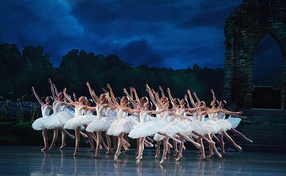 Swan_Lake_2_Cast_Jennifer_MCB_0432