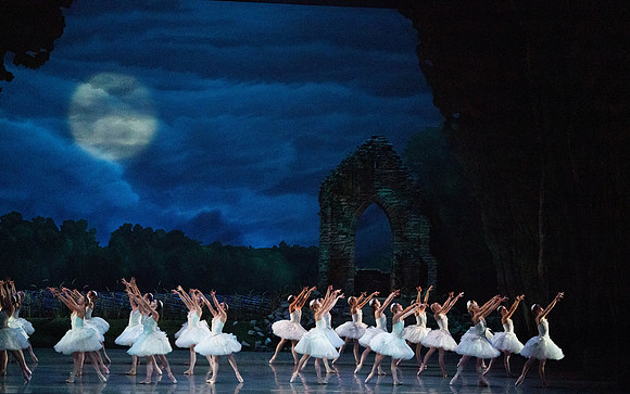 Swan_Lake_2_Cast_Jennifer_MCB_0381