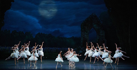 Swan_Lake_2_Cast_Jennifer_MCB_0619
