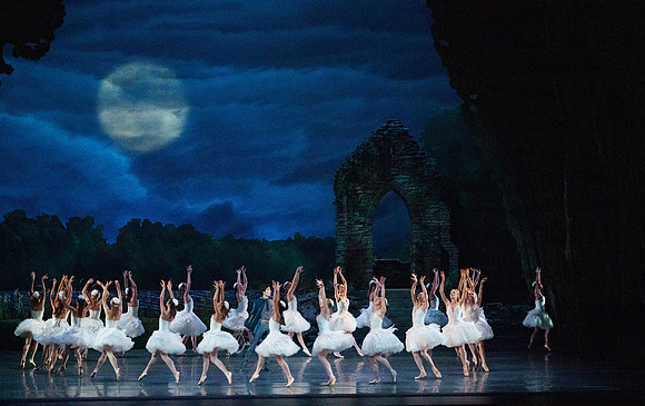 Swan_Lake_2_Cast_Jennifer_MCB_0489