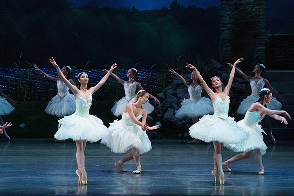 Swan_Lake_2_Cast_Jennifer_MCB_0695