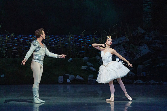 Swan_Lake_2_Cast_Jennifer_MCB_0196