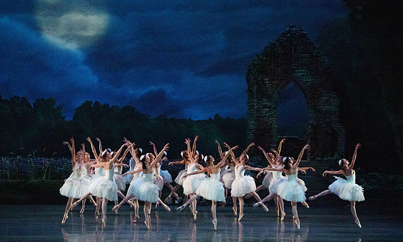 Swan_Lake_2_Cast_Jennifer_MCB_0362