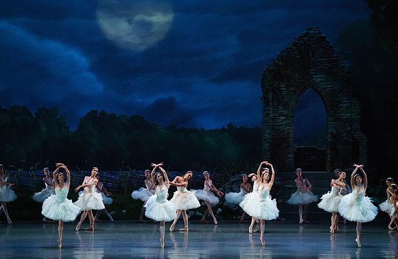 Swan_Lake_2_Cast_Jennifer_MCB_0652