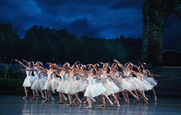 Swan_Lake_2_Cast_Jennifer_MCB_0423