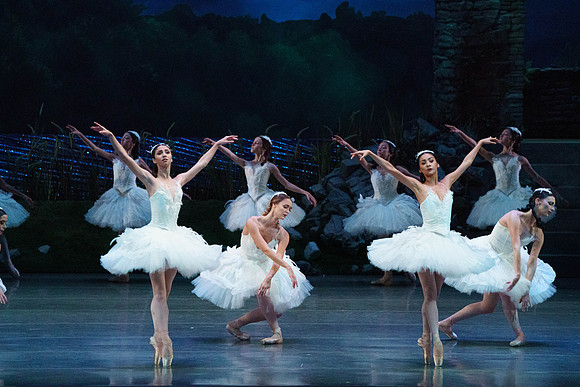 Swan_Lake_2_Cast_Jennifer_MCB_0692