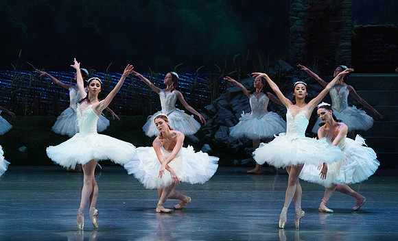 Swan_Lake_2_Cast_Jennifer_MCB_0702