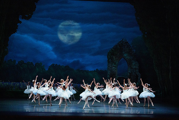 Swan_Lake_2_Cast_Jennifer_MCB_0710