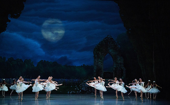 Swan_Lake_2_Cast_Jennifer_MCB_0630