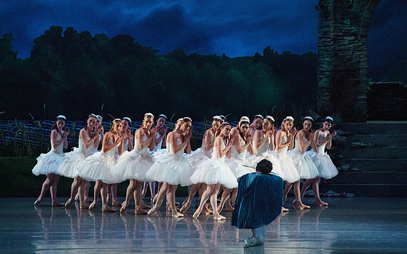 Swan_Lake_2_Cast_Jennifer_MCB_0457