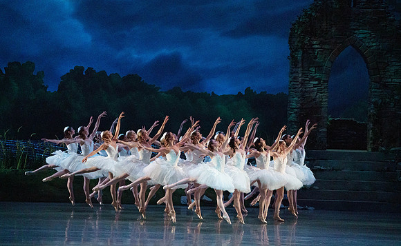 Swan_Lake_2_Cast_Jennifer_MCB_0428
