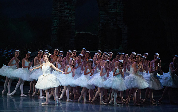 Swan_Lake_2_Cast_Jennifer_MCB_0547