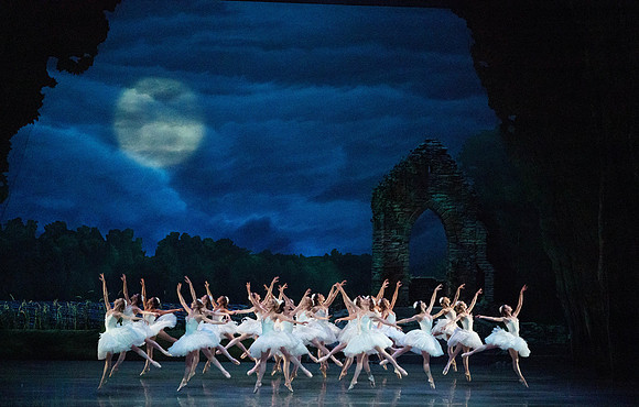 Swan_Lake_2_Cast_Jennifer_MCB_0394