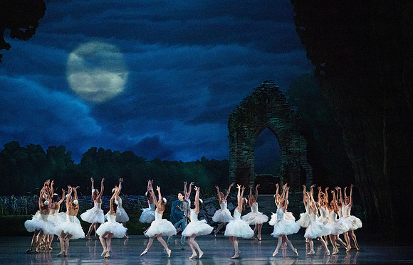 Swan_Lake_2_Cast_Jennifer_MCB_0480