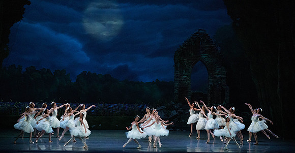Swan_Lake_2_Cast_Jennifer_MCB_0617