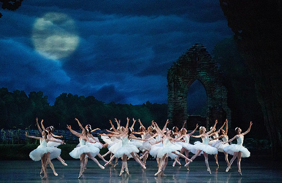 Swan_Lake_2_Cast_Jennifer_MCB_0379