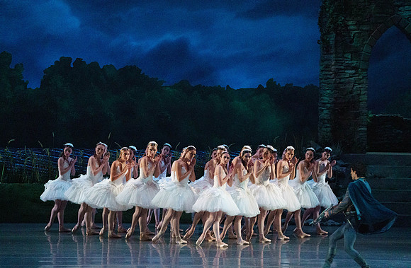 Swan_Lake_2_Cast_Jennifer_MCB_0451