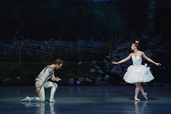 Swan_Lake_2_Cast_Jennifer_MCB_0171