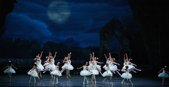 Swan_Lake_2_Cast_Jennifer_MCB_0623