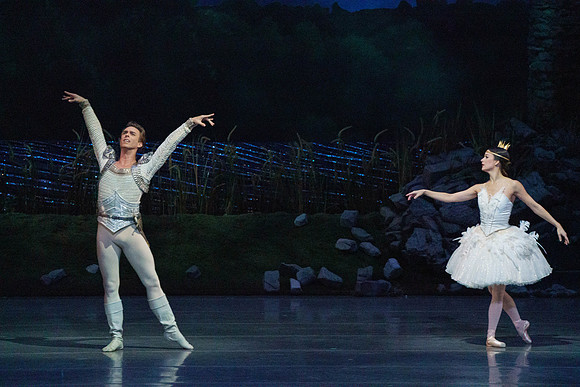 Swan_Lake_2_Cast_Jennifer_MCB_0180