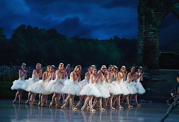 Swan_Lake_2_Cast_Jennifer_MCB_0450