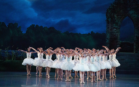 Swan_Lake_2_Cast_Jennifer_MCB_0439