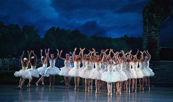 Swan_Lake_2_Cast_Jennifer_MCB_0420