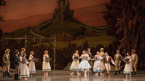 20161022_MCB_Giselle_Act1_2Cast_Tricia_Arsht_Arsht_73A6091