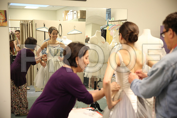 20150901_Fitting_Swan_Lake_Wardrobe_IMG_6339
