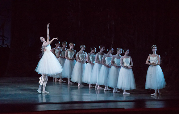 20161022_MCB_Giselle_Act2_2Cast_Tricia_Arsht_73A0110