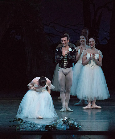 20161022_MCB_Giselle_Act2_2Cast_Tricia_Arsht_73A1290