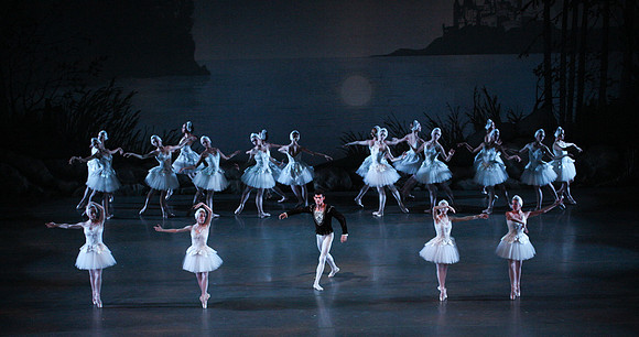 20151114_Swan_Lake_George_Balanchine_Kravis_IMG_6752