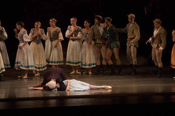 20161022_MCB_Giselle_Act1_2Cast_Tricia_Arsht_73A9395