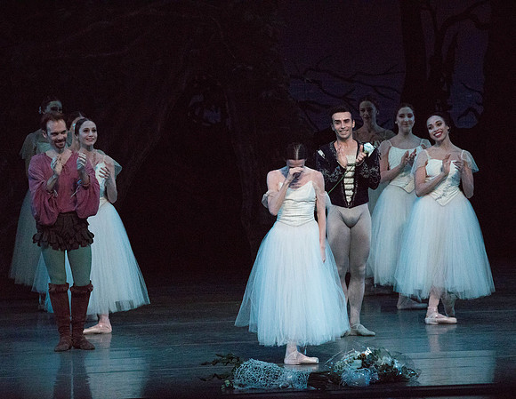 20161022_MCB_Giselle_Act2_2Cast_Tricia_Arsht_73A1187