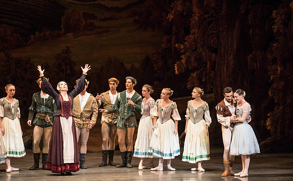 20161022_MCB_Giselle_Act1_2Cast_Tricia_Arsht_Arsht_73A6691