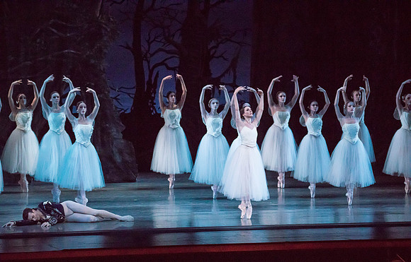 20161022_MCB_Giselle_Act2_2Cast_Tricia_Arsht_73A0680