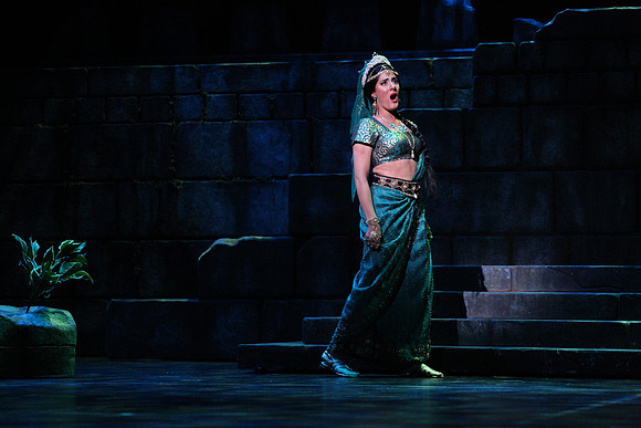 20150226_The_Pearl_Fisher_Act_39C7C1783